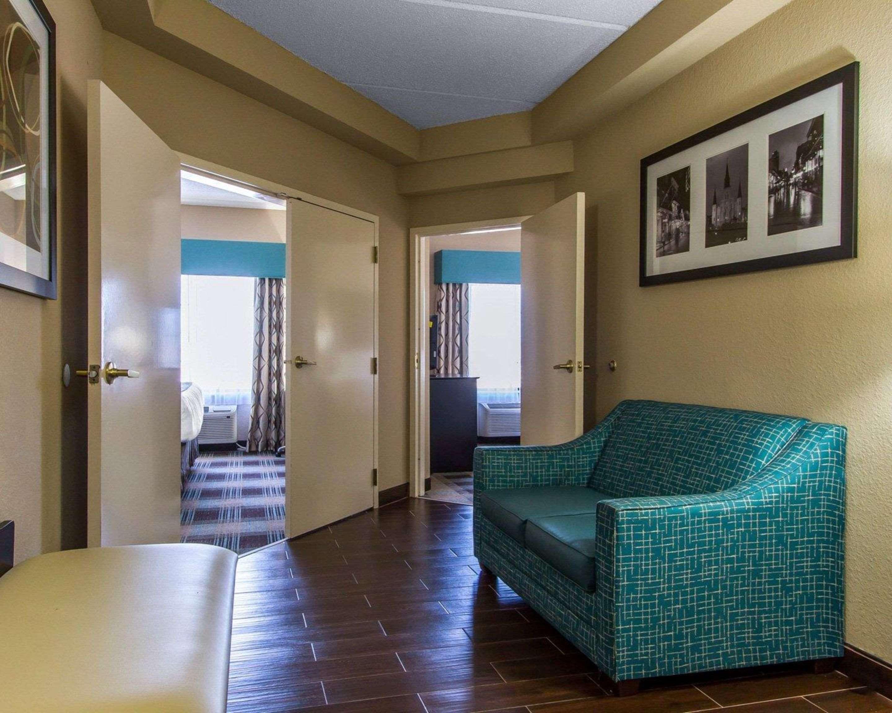 Comfort Suites Airport Kenner Exterior photo