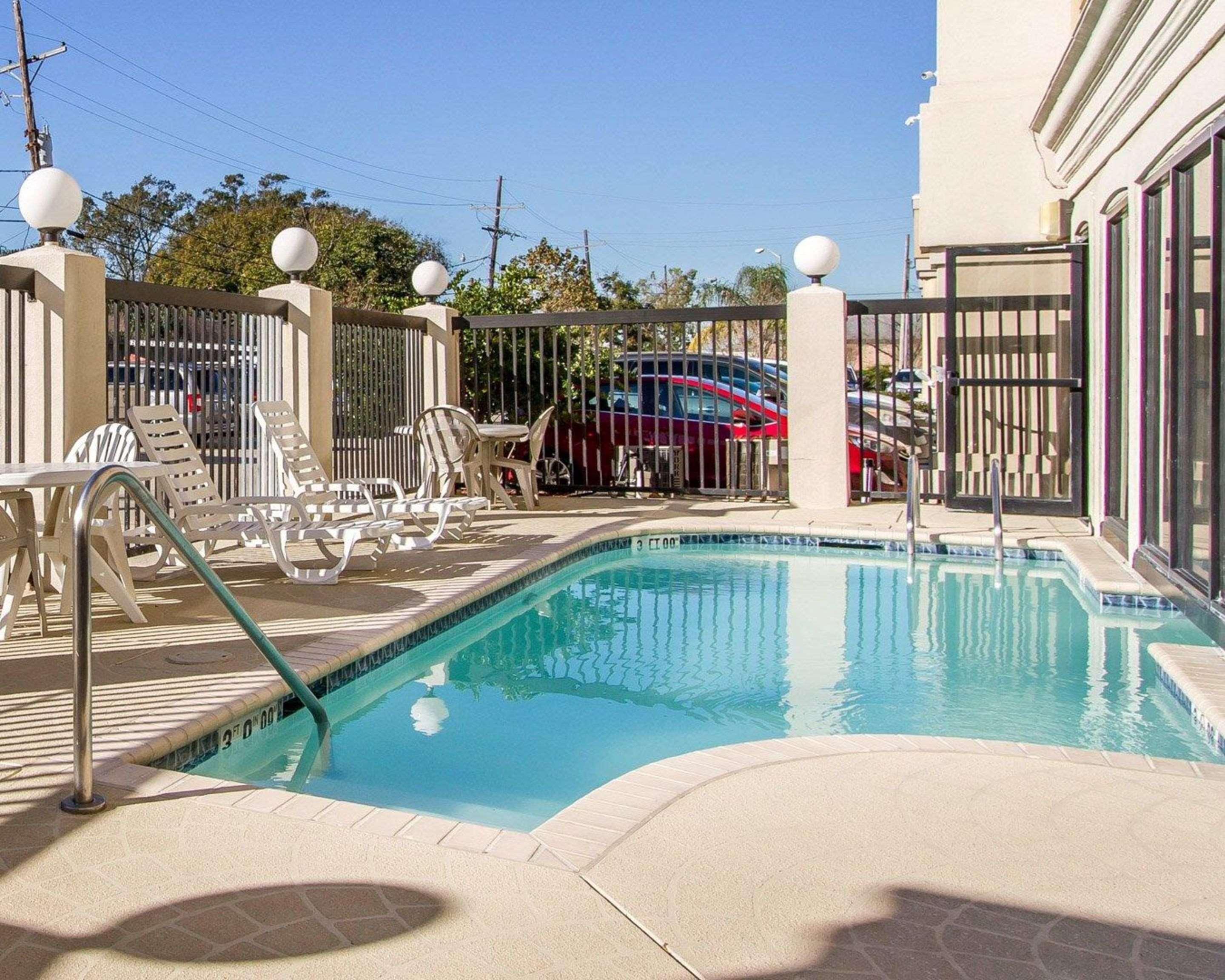 Comfort Suites Airport Kenner Exterior photo