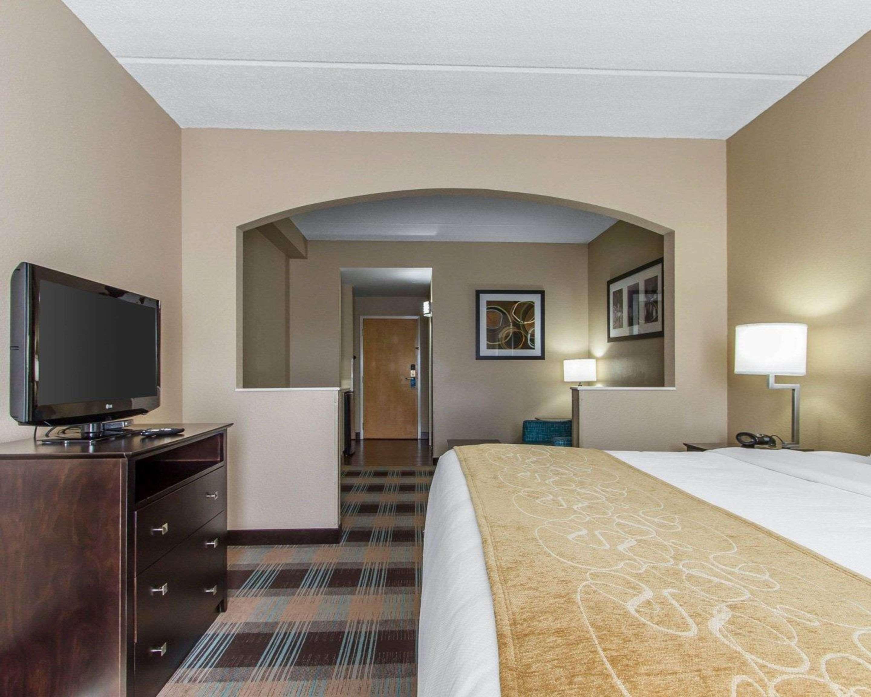 Comfort Suites Airport Kenner Exterior photo